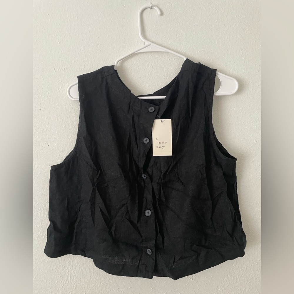 A New Day Women's Black Button-Down Blouse. Size L. BNWT
